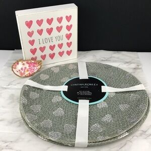 Cynthia Rowley, Set of 4 silver heart placemats 15” round. NWT